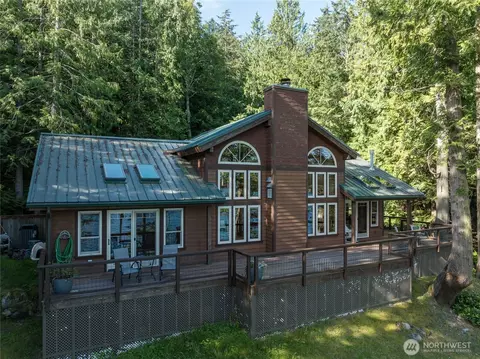 Exterior - 2101 Dolphin Bay Rd, Eastsound, WA 98245 photo 6 of 7