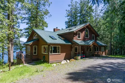 Exterior - 2101 Dolphin Bay Rd, Eastsound, WA 98245 photo 3 of 7
