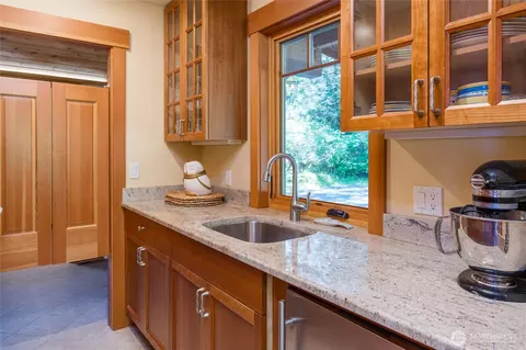 Kitchen - 2101 Dolphin Bay Rd, Eastsound, WA 98245 photo 3 of 3