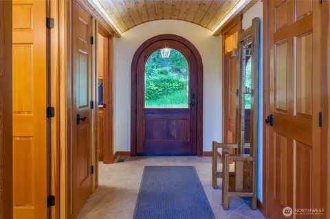 Entry Way - 2101 Dolphin Bay Rd, Eastsound, WA 98245 photo 1 of 1