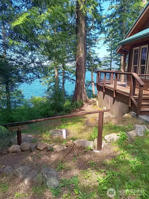 Exterior - 2101 Dolphin Bay Rd, Eastsound, WA 98245 photo 4 of 7