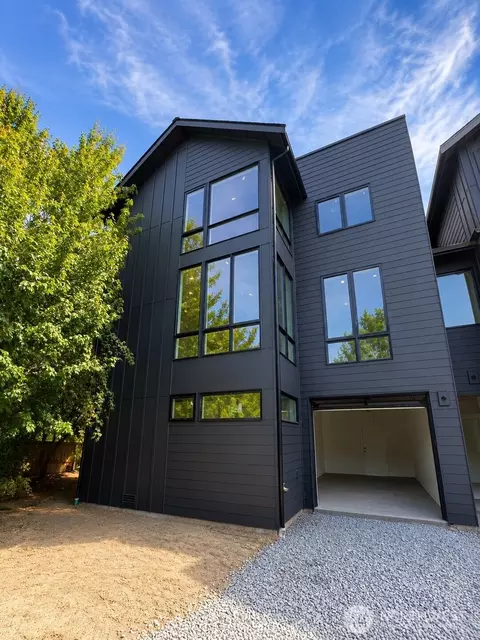 5301 49th Ave SW, Seattle, WA 98136
