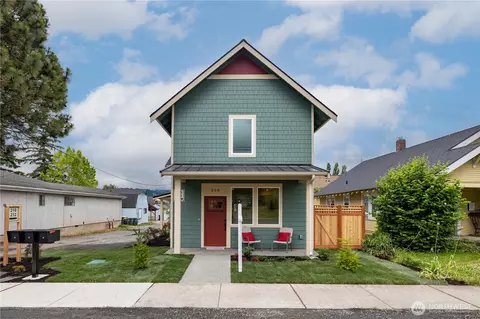 208 Carolina St, Bellingham, WA 98225
