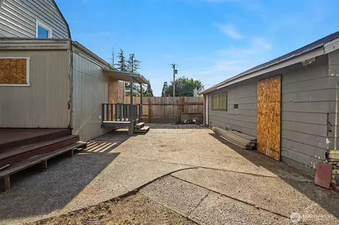 Exterior - 1215 Madison St, Everett, WA 98203 photo 8 of 10