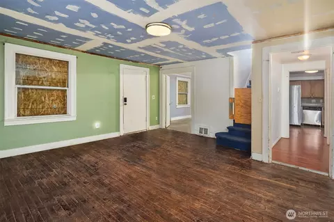 Living - 1215 Madison St, Everett, WA 98203 photo 2 of 2
