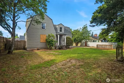 Exterior - 1215 Madison St, Everett, WA 98203 photo 3 of 10
