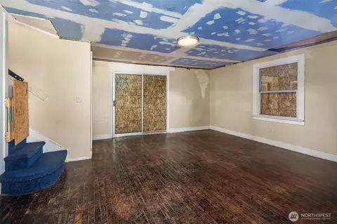 Living - 1215 Madison St, Everett, WA 98203 photo 1 of 2