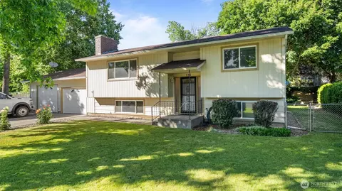 735 S 5th St, Dayton, WA 99328