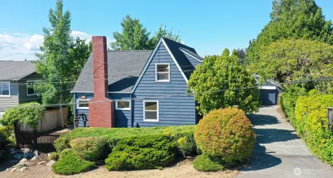 4432 SW 102nd St, Seattle, WA 98146