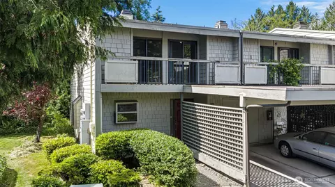 22703 Lakeview Dr #E1, Mountlake Terrace, WA 98043