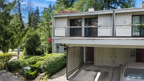 22703 Lakeview Dr #E1, Mountlake Terrace, WA 98043
