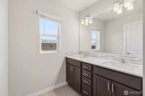 Bath - 19324 35th Dr SE #E, Bothell, WA 98012 photo 2 of 4