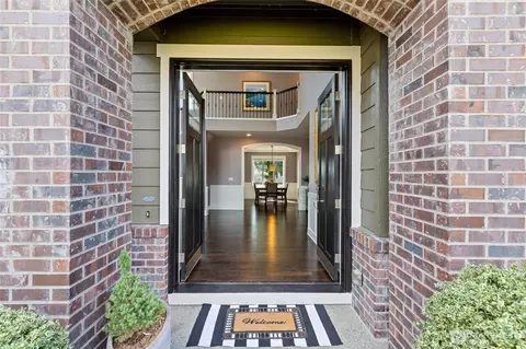 Entry Way - 20213 126th Ave NE, Bothell, WA 98011 photo 1 of 4