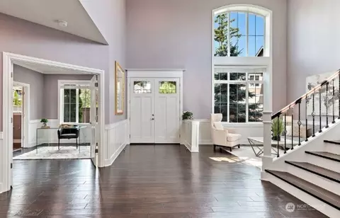 Entry Way - 20213 126th Ave NE, Bothell, WA 98011 photo 3 of 4