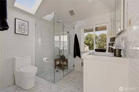 Bath - 1415 E Spring St, Seattle, WA 98122 photo 3 of 5