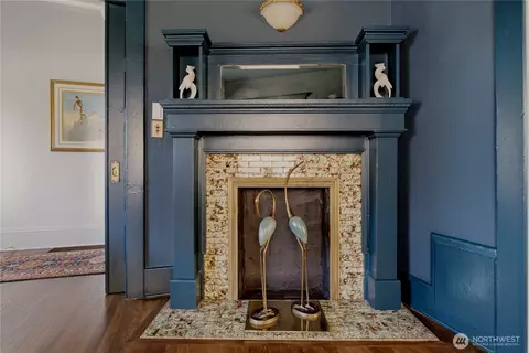 Entry Way - 1415 E Spring St, Seattle, WA 98122 photo 2 of 4