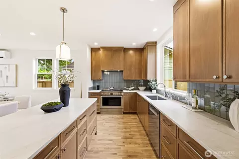 315 SE Andrews St, Issaquah, WA 98027