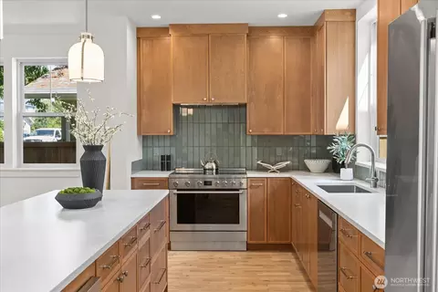 315 SE Andrews St, Issaquah, WA 98027