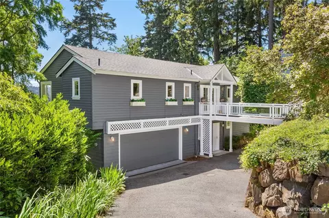9210 Parkwood Ridge Rd, Mercer Island, WA 98040