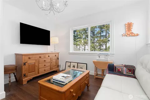 Living - 9367 Marshall Rd, Bow, WA 98232 photo 5 of 6