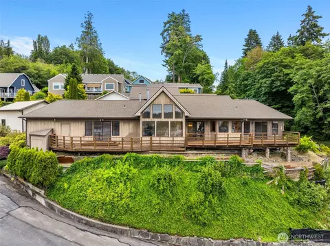 812 San Francisco Ave NE, Olympia, WA 98506