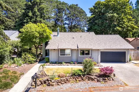 105 Lila St, Steilacoom, WA 98388
