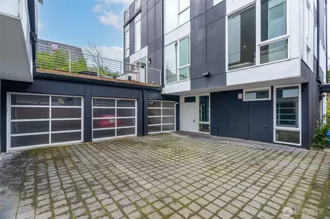 612 N 45th St #C, Seattle, WA 98103