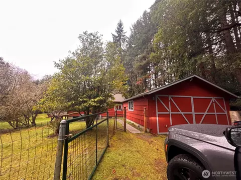 10135 Brownsville Hwy NE, Poulsbo, WA 98370