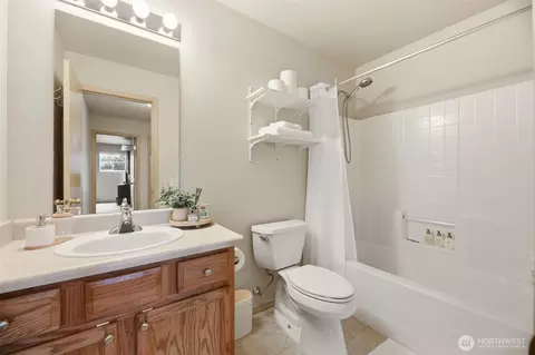 Bath - 15509 38th Dr SE, Bothell, WA 98012 photo 4 of 4