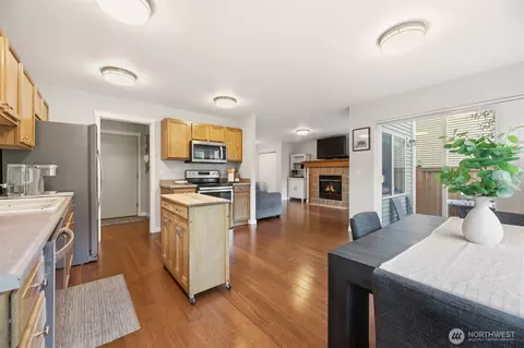Kitchen - 15509 38th Dr SE, Bothell, WA 98012 photo 2 of 3
