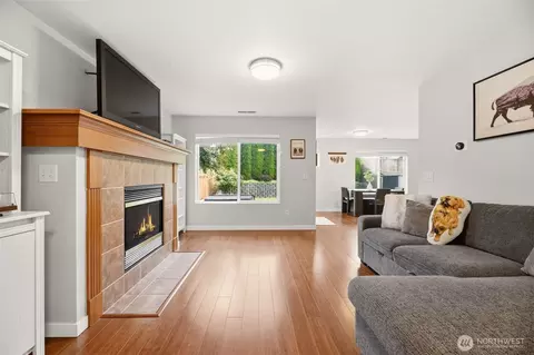 Living - 15509 38th Dr SE, Bothell, WA 98012 photo 2 of 4