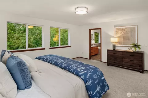 Bedroom - 18318 34th Ave SE, Bothell, WA 98012 photo 2 of 5