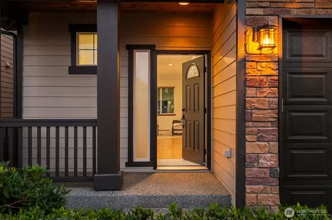 Entry Way - 18318 34th Ave SE, Bothell, WA 98012 photo 1 of 2