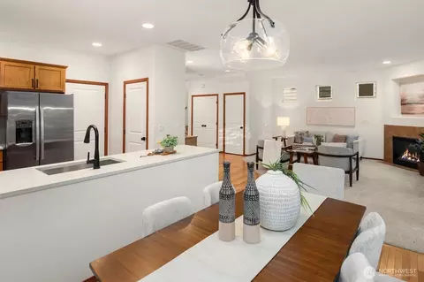 Dining - 18318 34th Ave SE, Bothell, WA 98012 photo 4 of 4