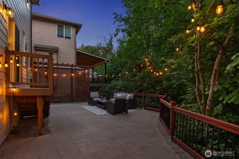Exterior - 18318 34th Ave SE, Bothell, WA 98012 photo 10 of 11