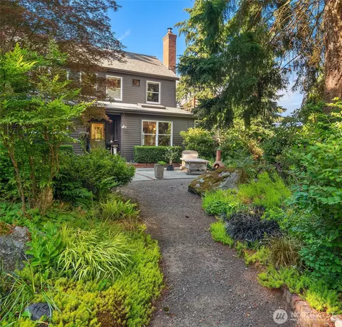 8416 216th St SW, Vashon, WA 98070