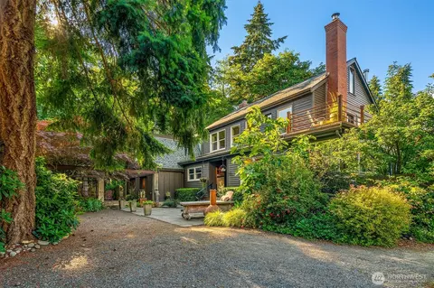 8416 SW 216th St, Vashon, WA 98070