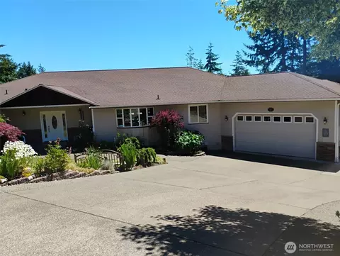 341 E Rainier Ct, Allyn, WA 98524