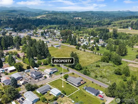 810 F St, Vader, WA 98593