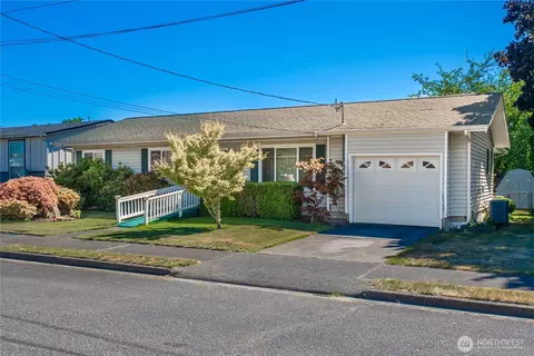3008 Crane Ave, Bremerton, WA 98310