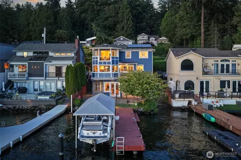 13133 Holmes Point Dr NE, Kirkland, WA 98034