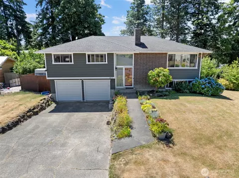 1803 S 232nd St, Des Moines, WA 98198