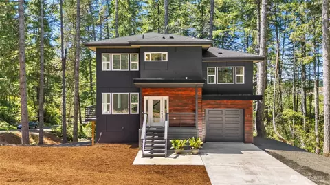 21 E Country Club Dr N, Union, WA 98592
