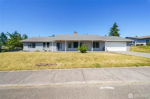 1225 SW Barrington Dr, Oak Harbor, WA 98277