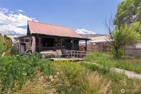 1019 Golden St, Oroville, WA 98844