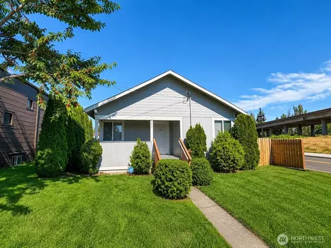 336 S Division St, Auburn, WA 98001