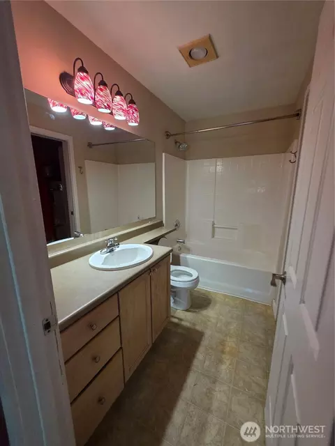 Bath - 18930 Bothell Everett Hwy #H303, Bothell, WA 98012 photo 2 of 2