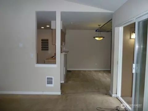 Living - 18930 Bothell Everett Hwy #H303, Bothell, WA 98012 photo 3 of 3
