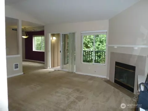 Living - 18930 Bothell Everett Hwy #H303, Bothell, WA 98012 photo 2 of 3