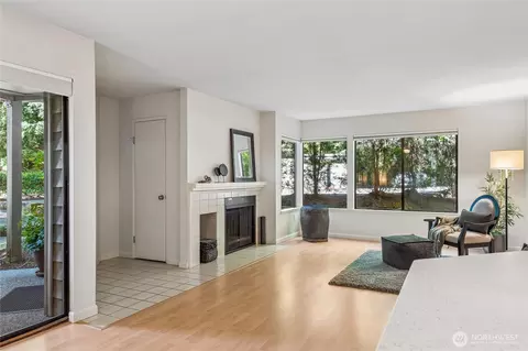 1354 Bellevue Way NE #3, Bellevue, WA 98004
